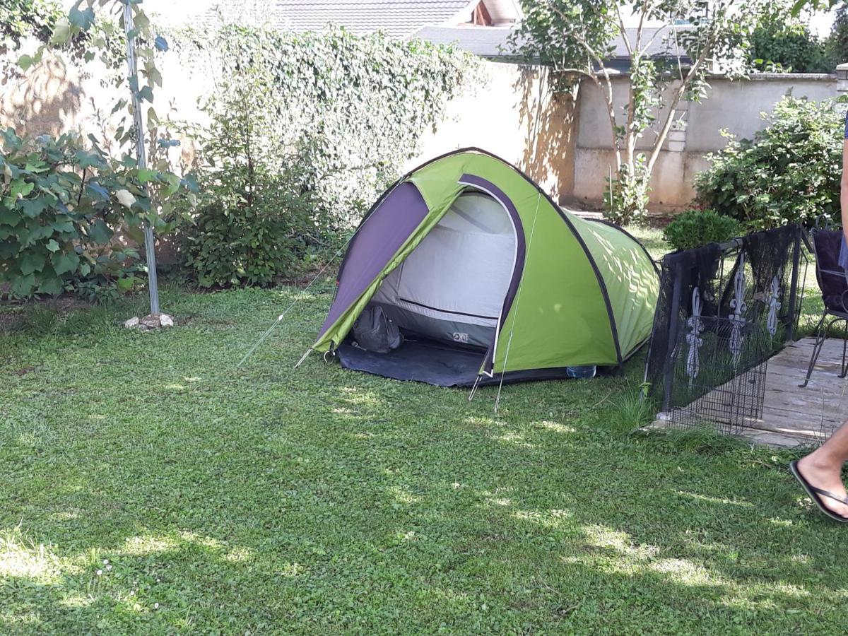 Camping Under The Walnut In Your Own Tent On A Shared Lot And Shared Bathroom Laibach Exterior foto